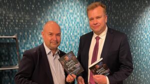 Uusi kirja on nyt julkaistu: Kohti liittokuntaa – Antti Kaikkonen ja Suomen puolustuksen uusi asento